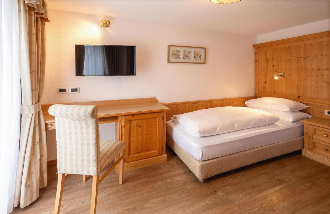 Hotel Villa Eden Corvara In Badia Εξωτερικό φωτογραφία