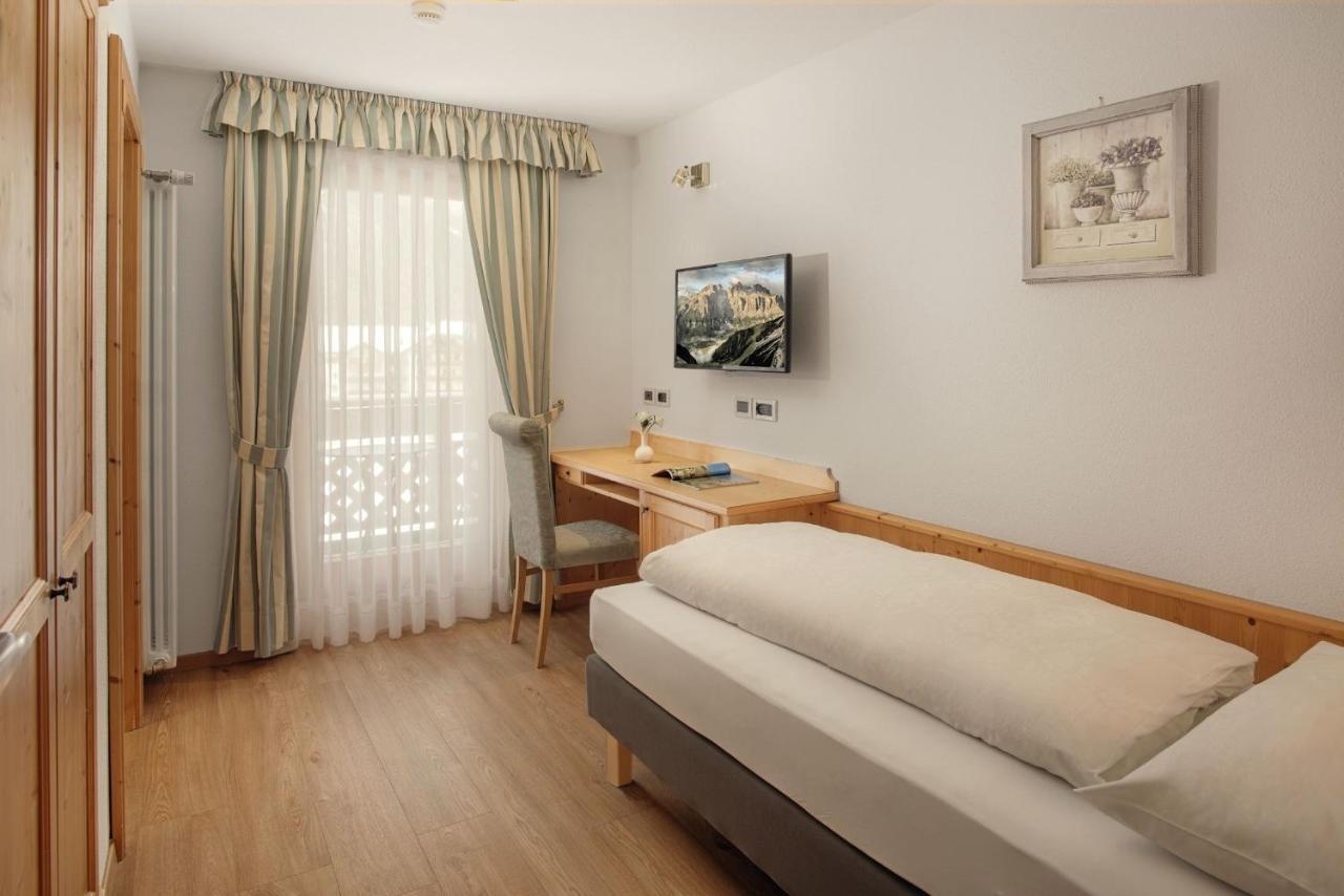 Hotel Villa Eden Corvara In Badia Εξωτερικό φωτογραφία