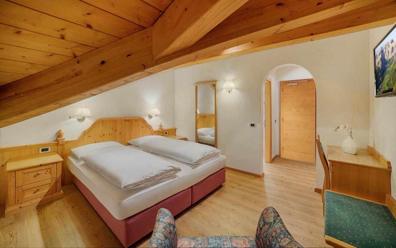 Hotel Villa Eden Corvara In Badia Εξωτερικό φωτογραφία